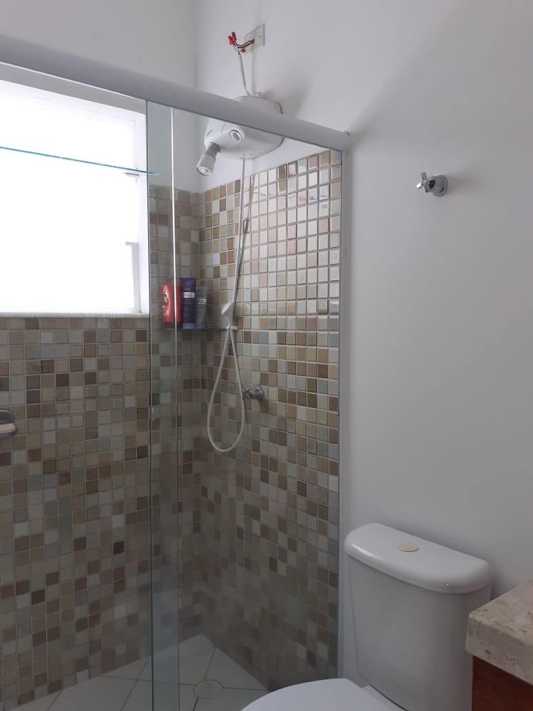 VENDO CASA COM 02 SUITES NO BA